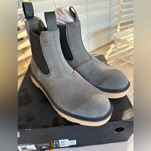 NIB women’s Sorel  Hi-line Chelsea boot. Size 8 1/2 color:  Quarry, Tawny Buff.